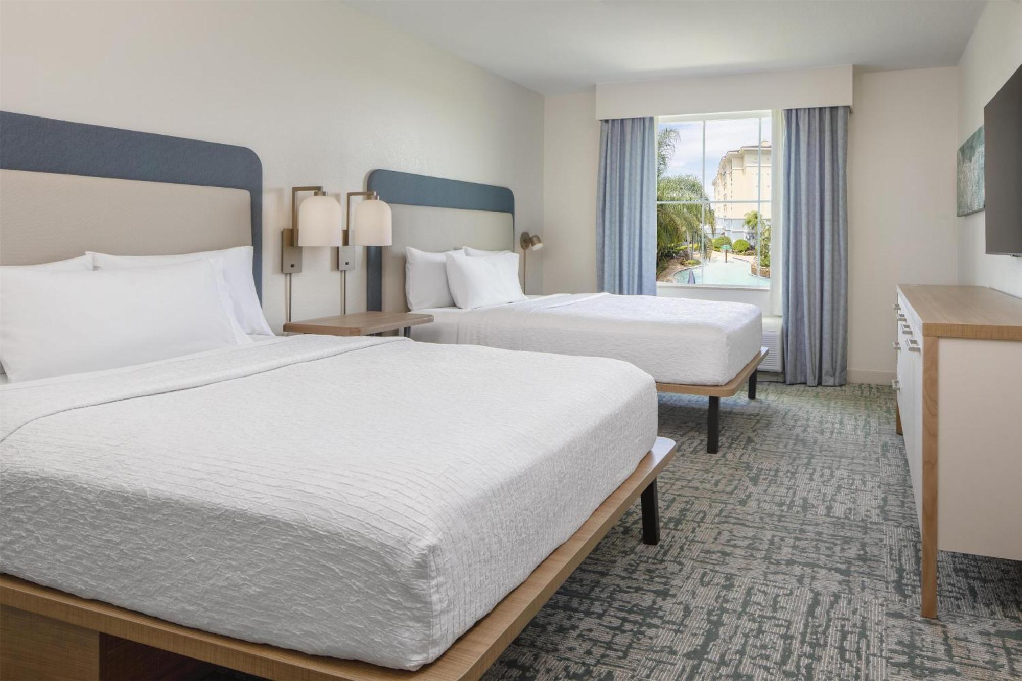 One-Bedroom Queen Suite Two Queen Beds Non-Smoking